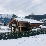 亚历山德拉木屋 莱苏什